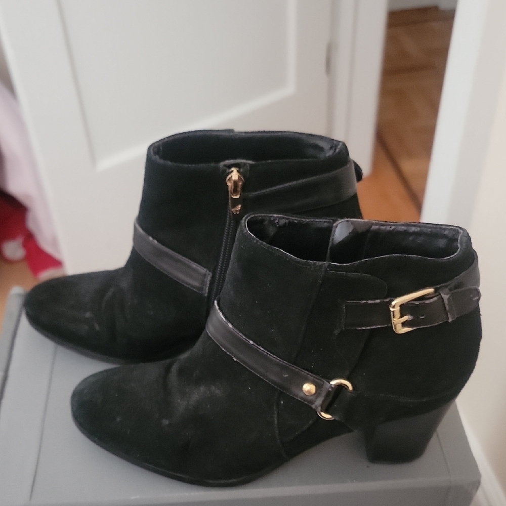 Women's MARC FISHER Black Leather Ankle Boots